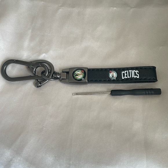 Boston Celtics Themed Keychain‎ - Picture 1 of 4